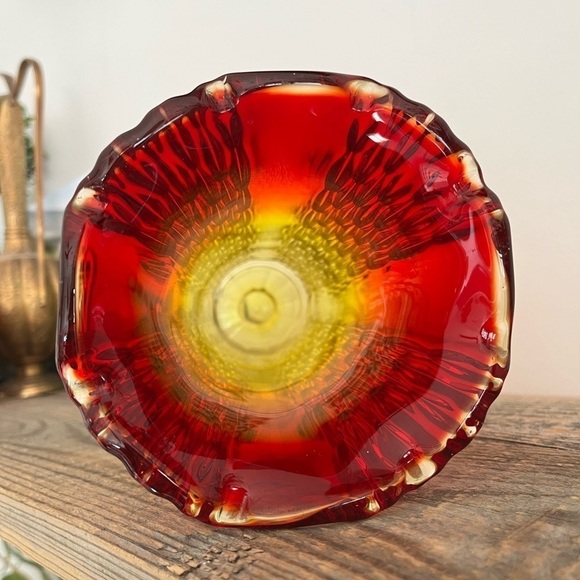 Indiana Glass Footed Vase Honeycomb 1968 Amberina Cadmium glass glows! - Picture 8 of 9